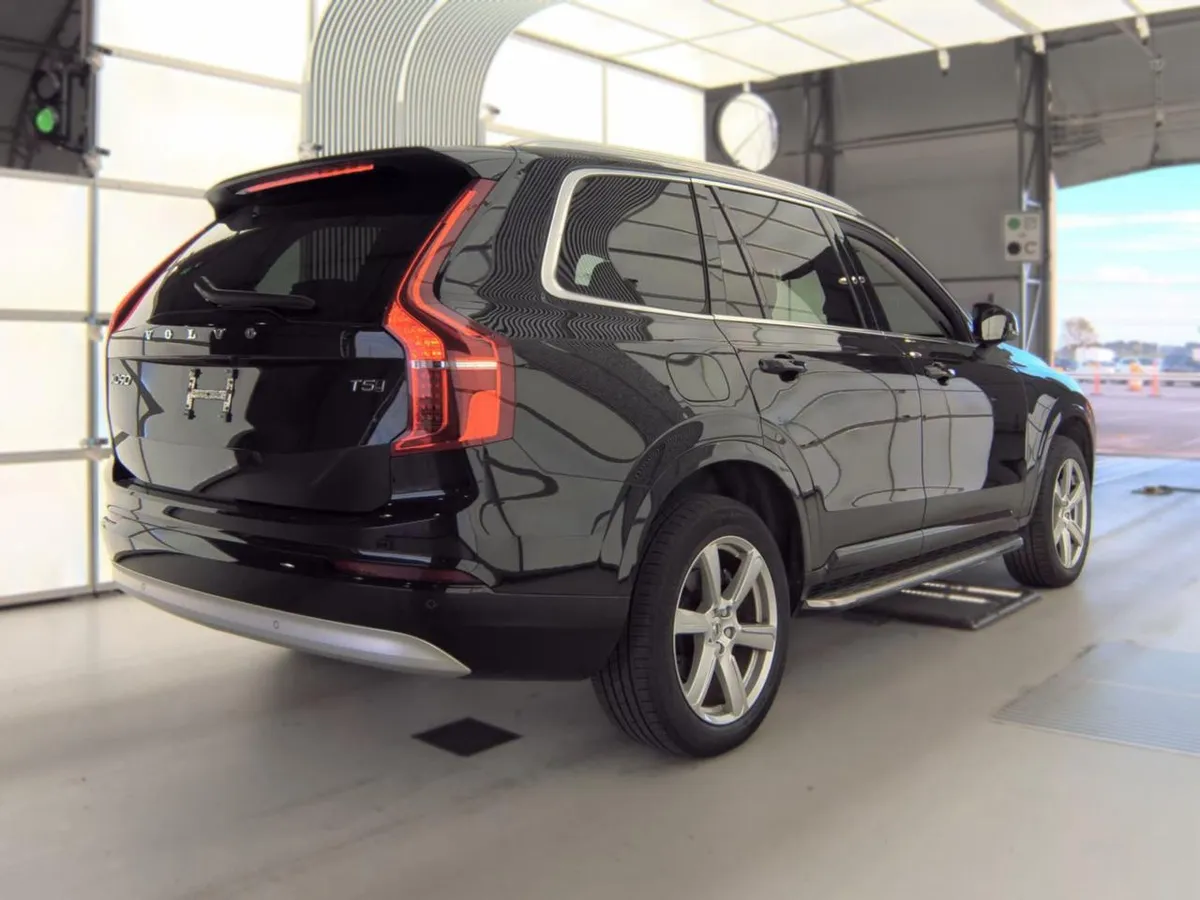 VOLVO XC90 T5 MOMENTUM 7-PASSENGER 2022