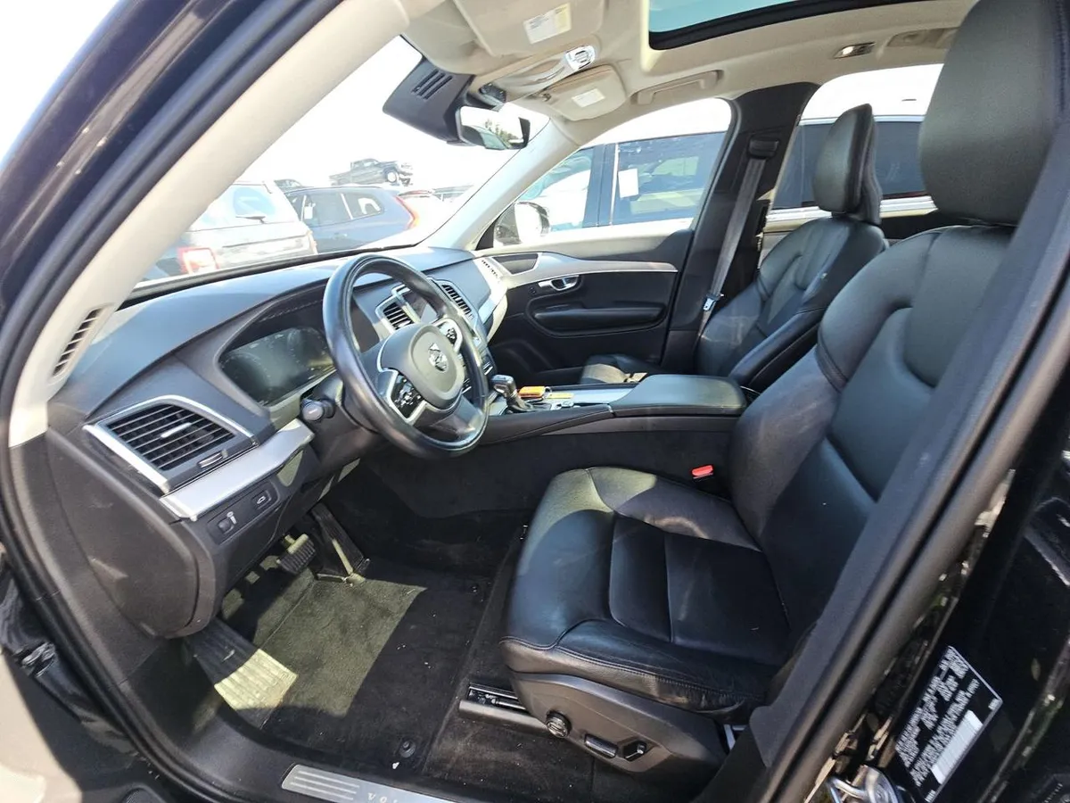 VOLVO XC90 T5 MOMENTUM 7-PASSENGER 2022