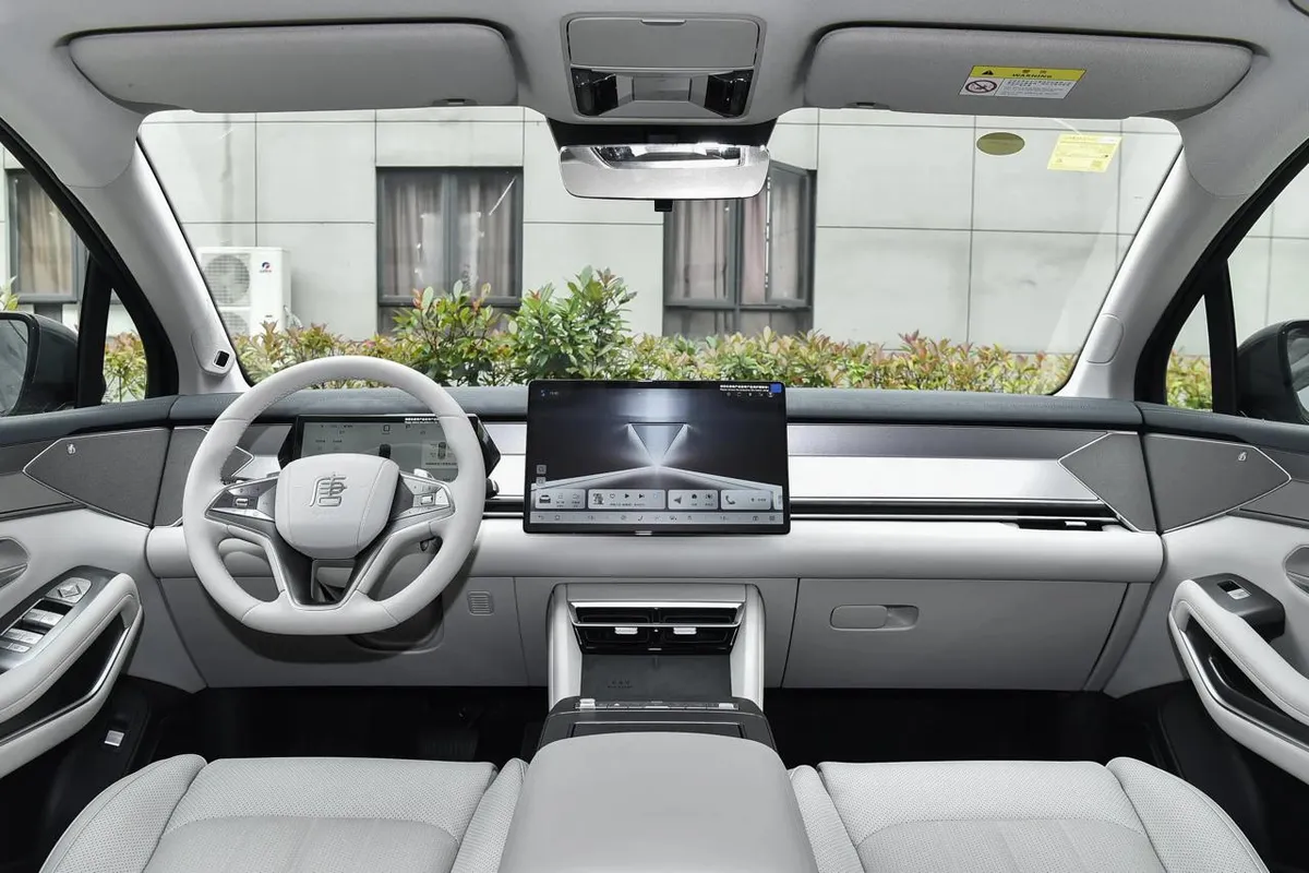 BYD TANG L DM-P 200KM 2025