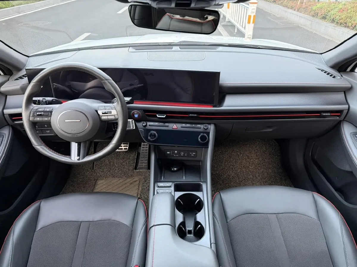 HYUNDAI SONATA 2025