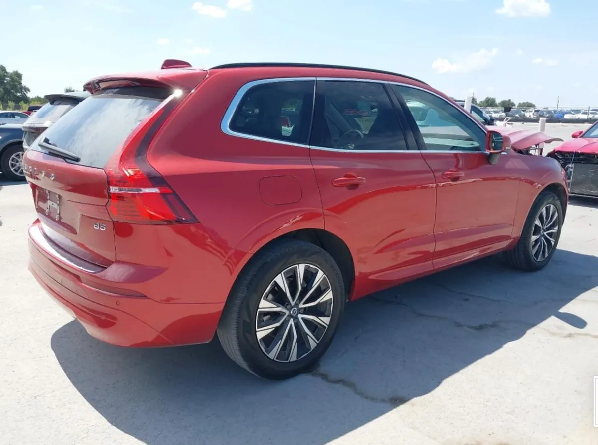 VOLVO XC60 B5 CORE 2023