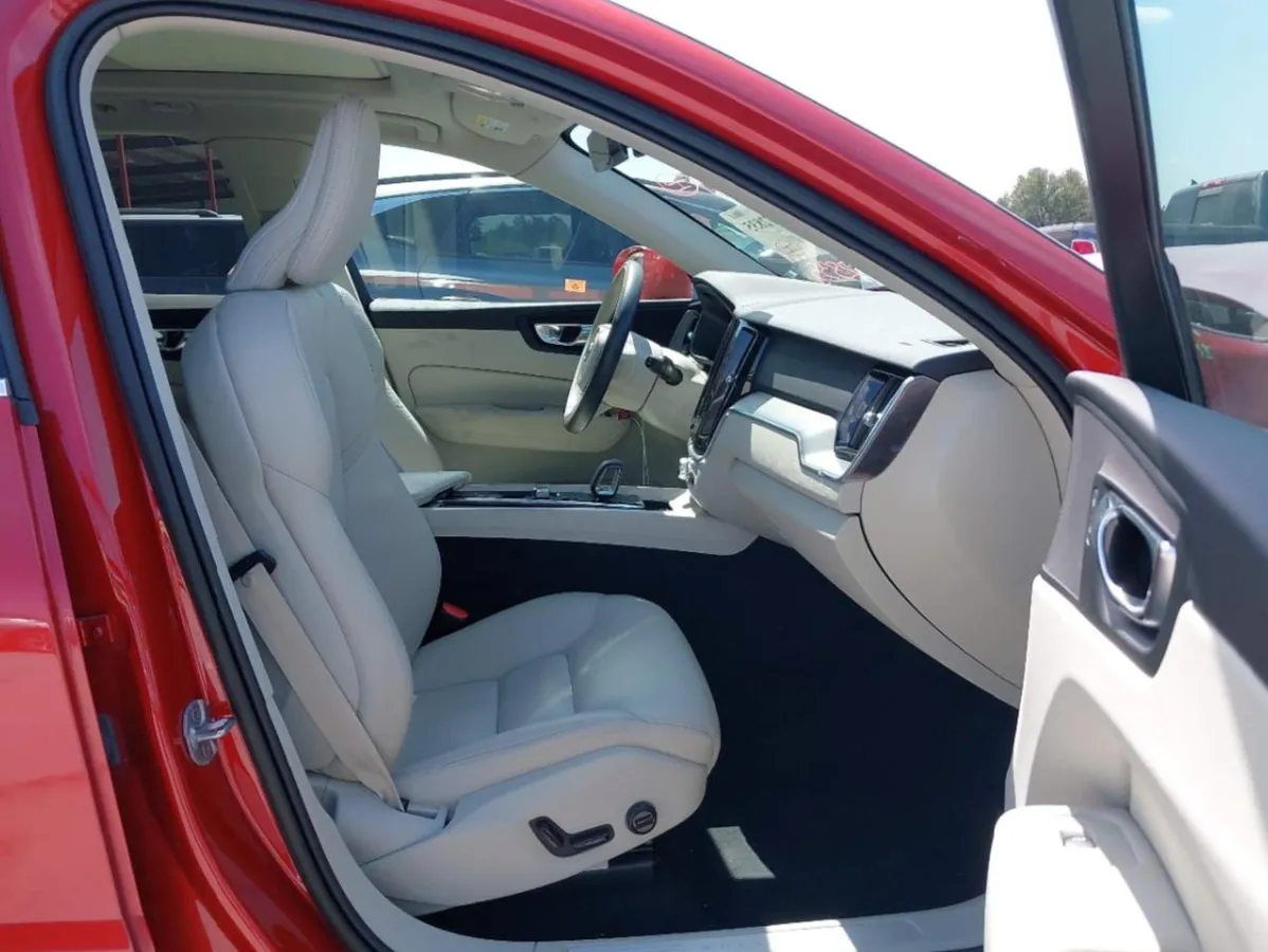 VOLVO XC60 B5 CORE 2023