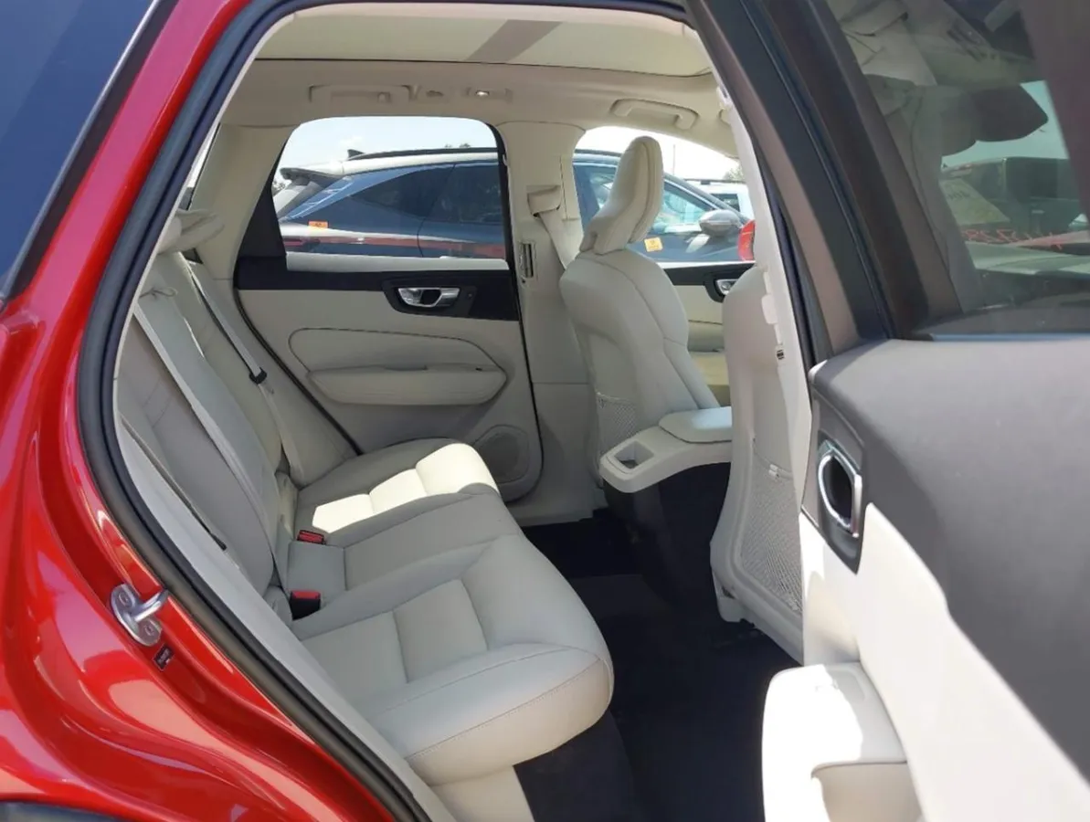 VOLVO XC60 B5 CORE 2023