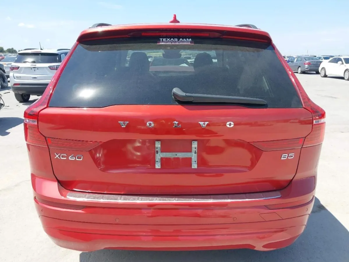 VOLVO XC60 B5 CORE 2023
