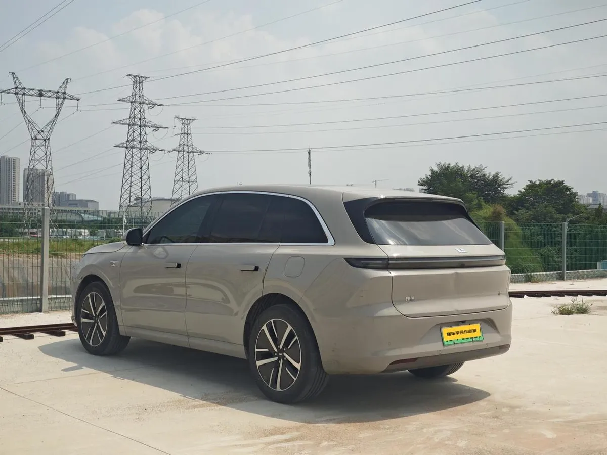 LI AUTO L6 2024