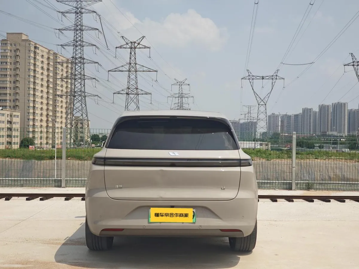LI AUTO L6 2024