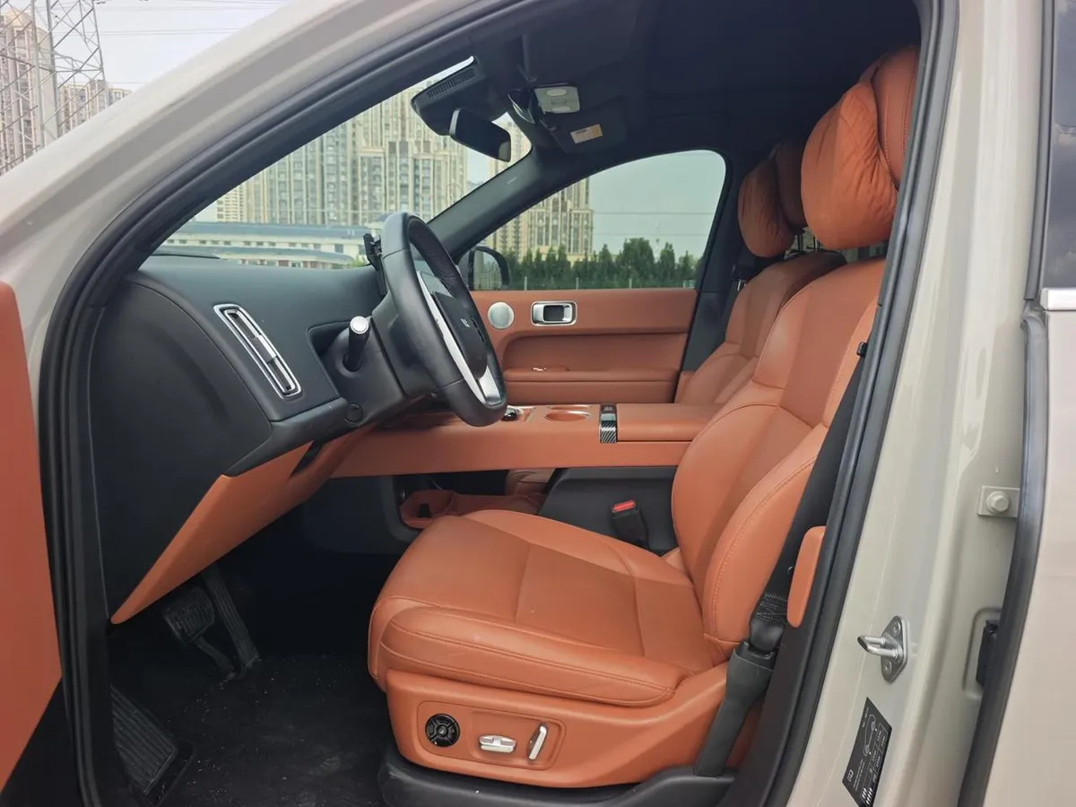 LI AUTO L6 2024