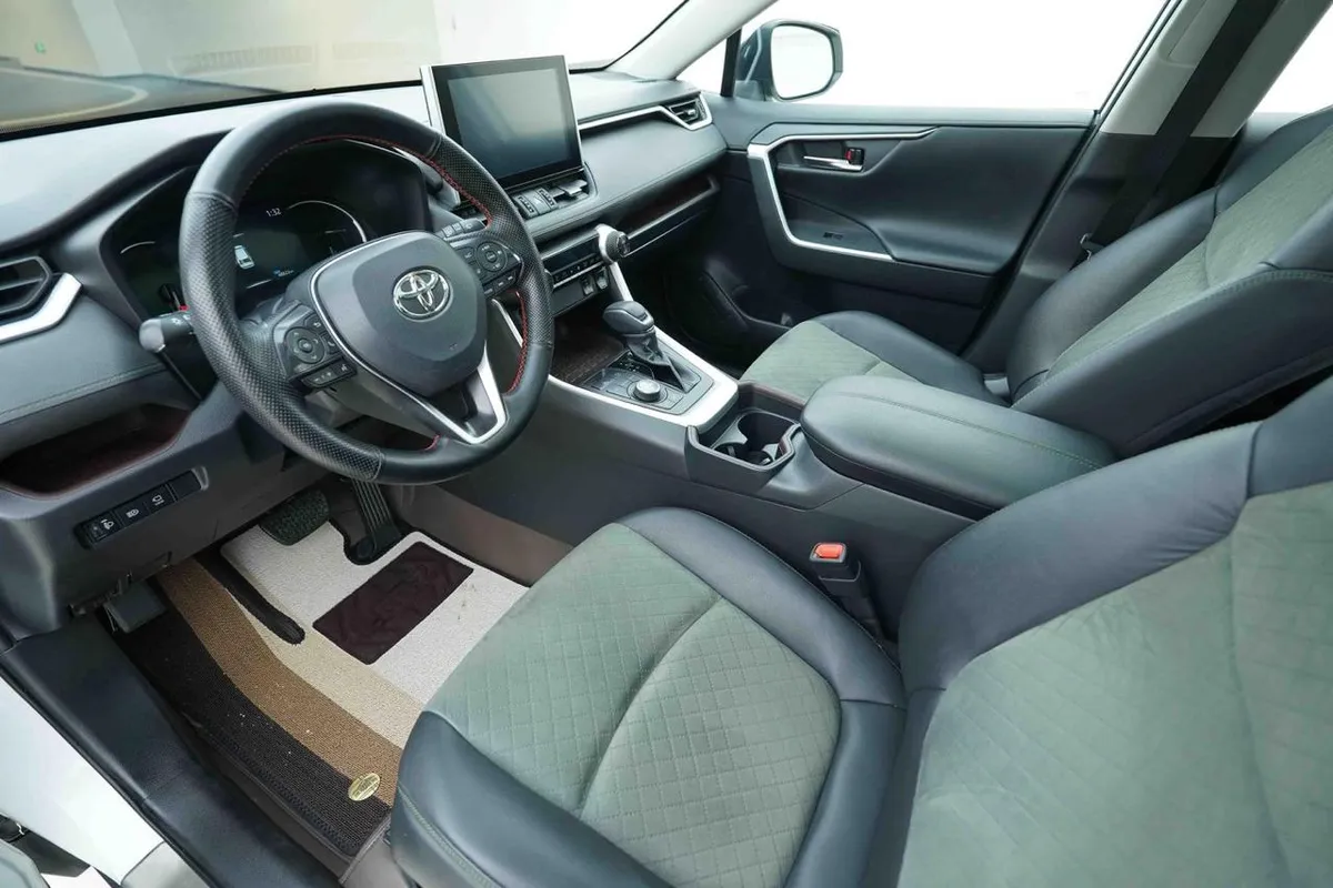 TOYOTA RAV4 PREMIUM EDITION 2022