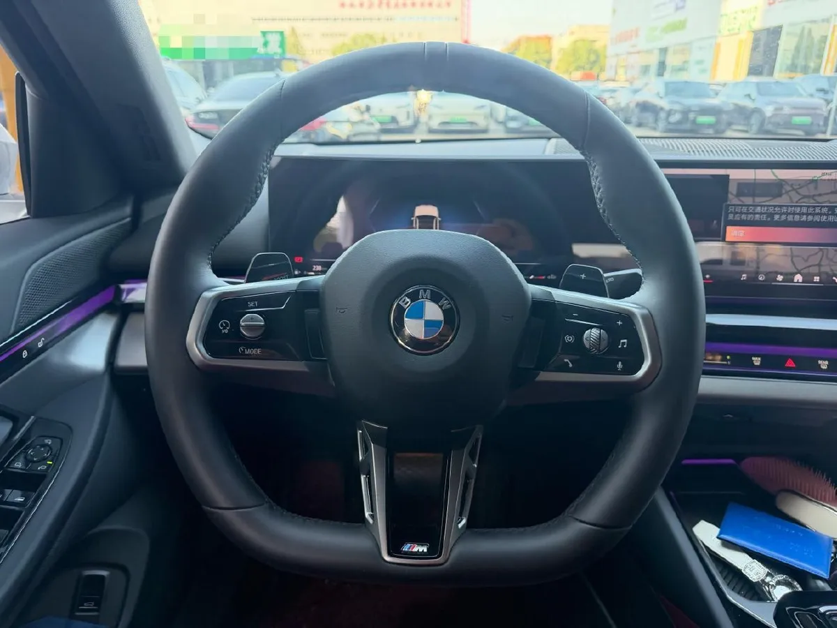 BMW 5 SERIES LUXURY 2025
