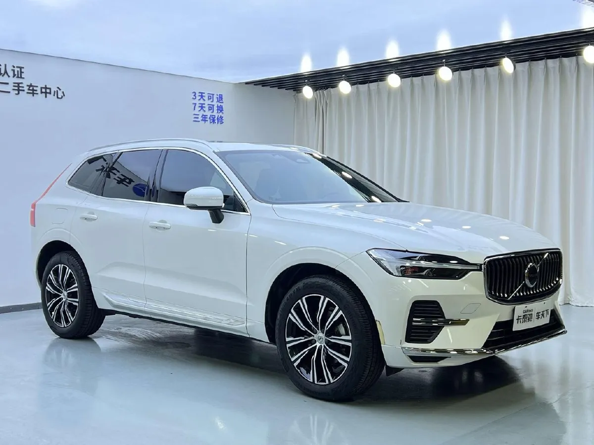 VOLVO XC60 LUXURY 2022