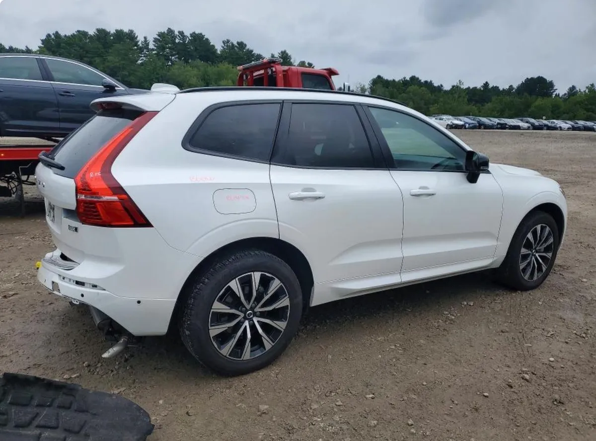 VOLVO XC60 PLUS 2024