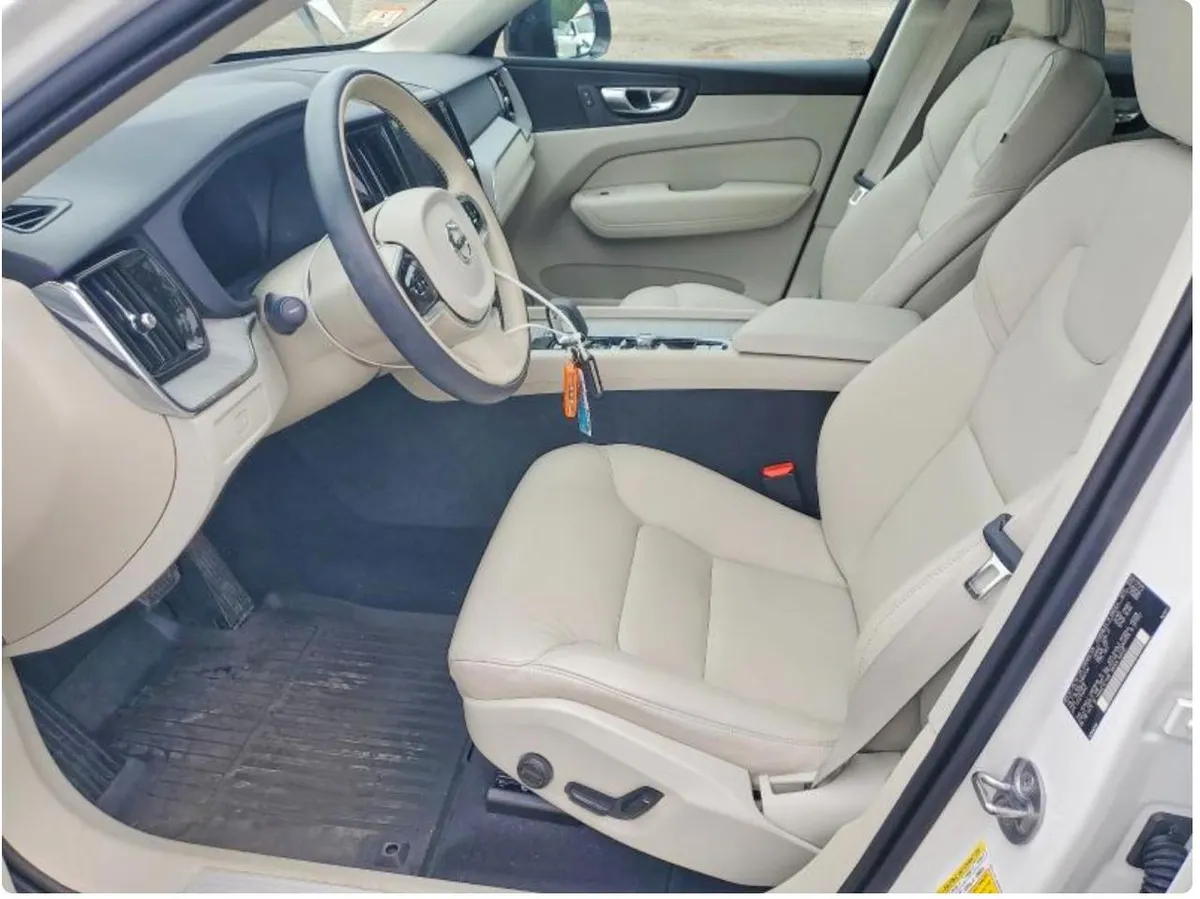 VOLVO XC60 PLUS 2024