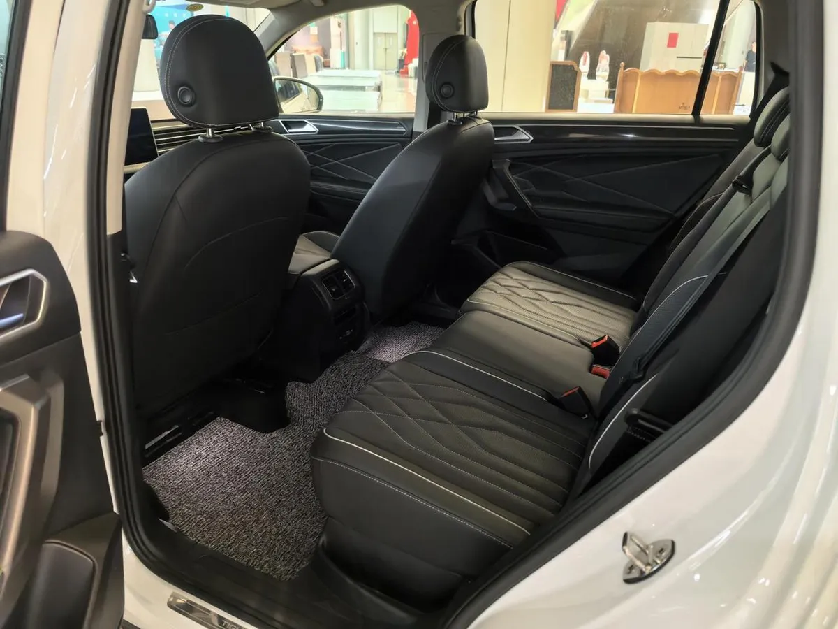 VOLKSWAGEN TIGUAN L 2023