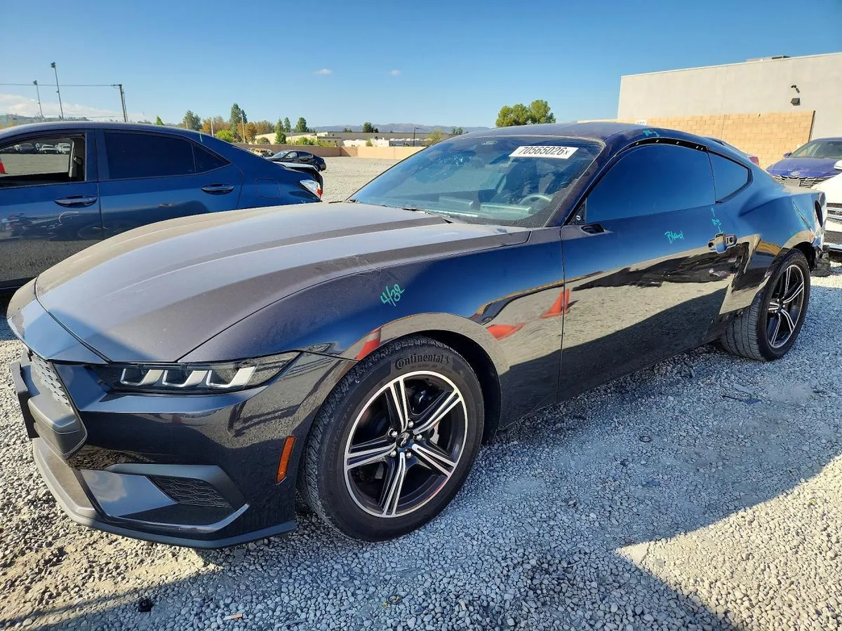 FORD MUSTANG 2024