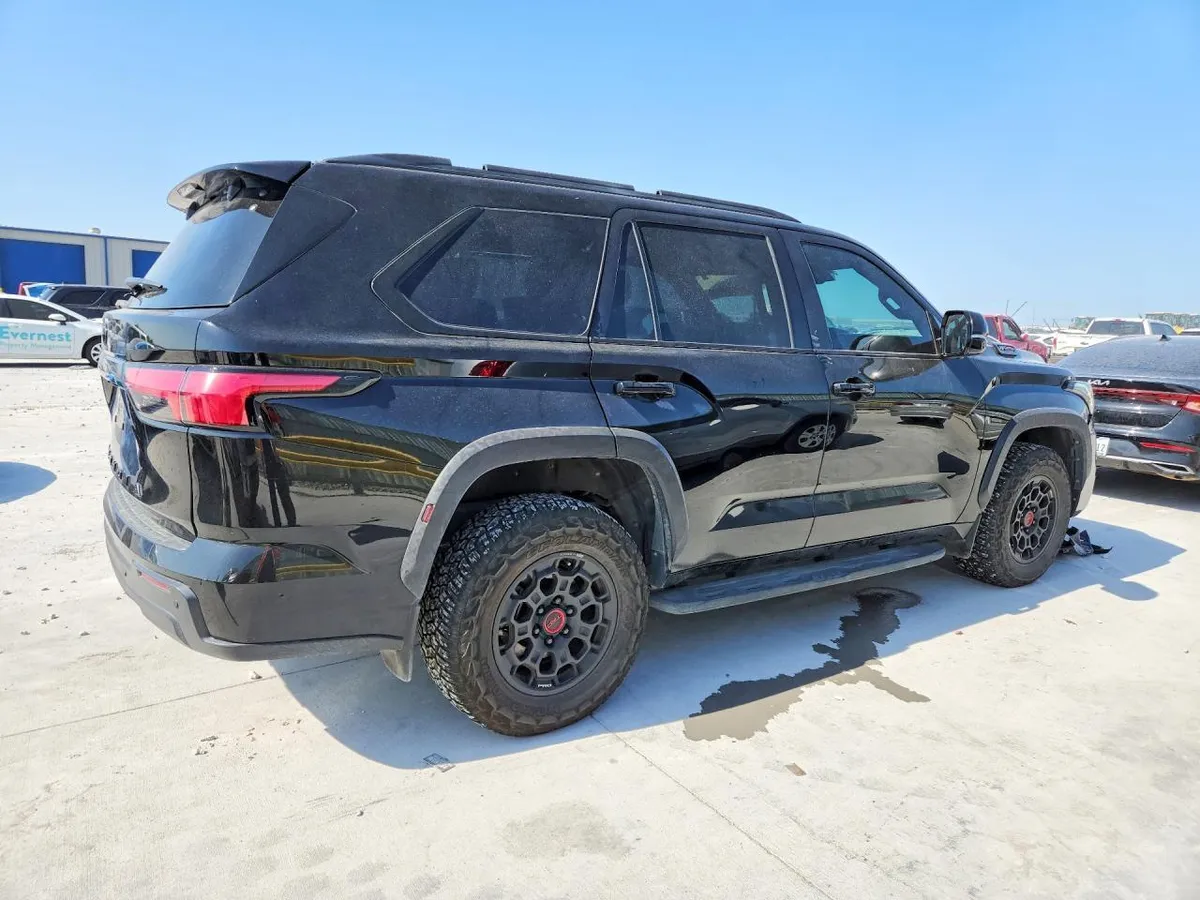 TOYOTA SEQUOIA TRD PRO 2023