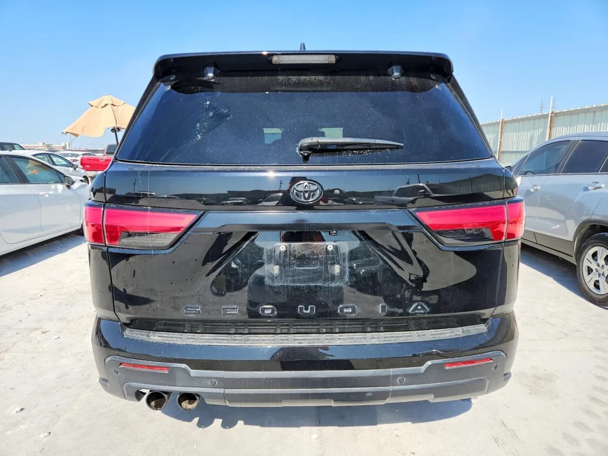 TOYOTA SEQUOIA TRD PRO 2023