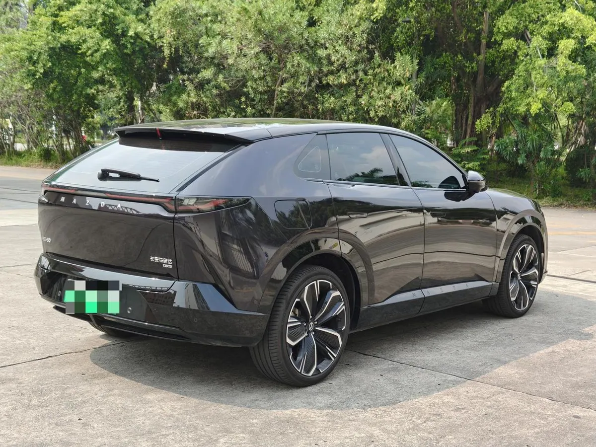 MAZDA EZ-60 МАКСИМАЛЬНАЯ 2027