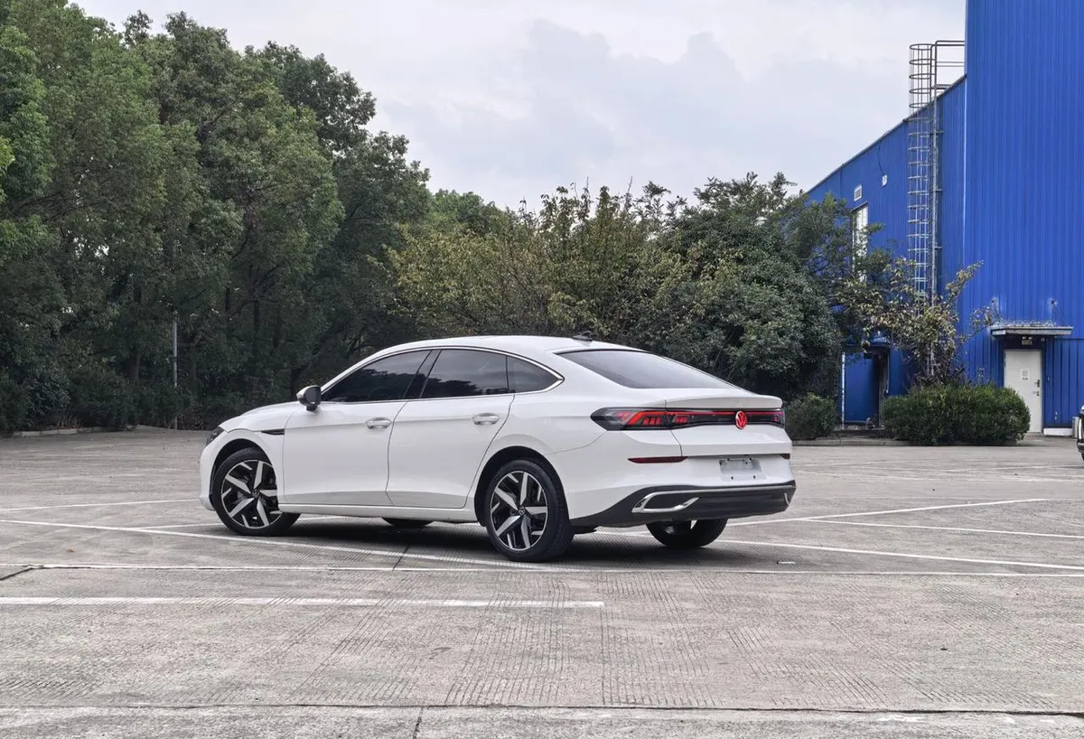 VOLKSWAGEN LAMANDO L ПРЕДМАКСИМАЛЬНАЯ 2023