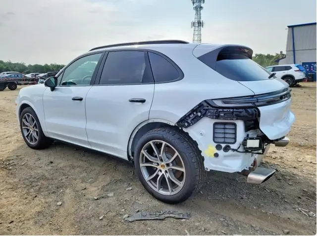 PORSCHE CAYENNE 2024