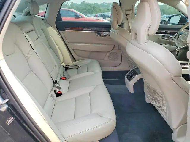 VOLVO S90 T6 MOMENTUM 2018