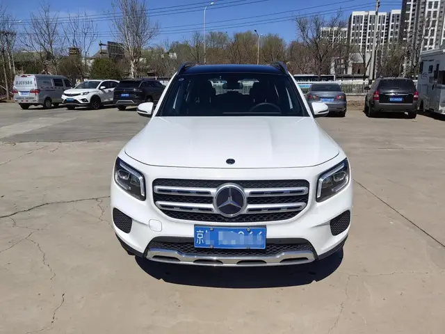 MERCEDES-BENZ GLB 2023