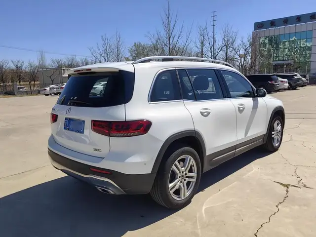 MERCEDES-BENZ GLB 2023