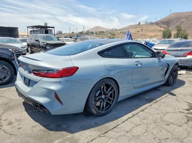 BMW M8 2023