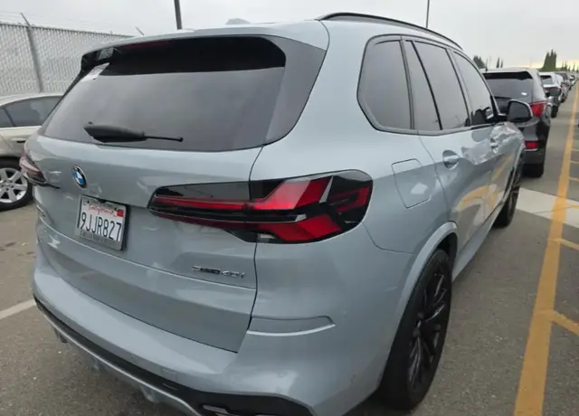 BMW X5 SPORTS ACTIVITY VEHICLE 2023