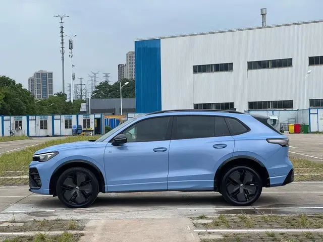 VOLKSWAGEN TIGUAN L 2024