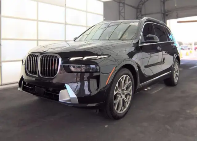 BMW X7 SPORTS ACTIVITY VEHICLE 2023
