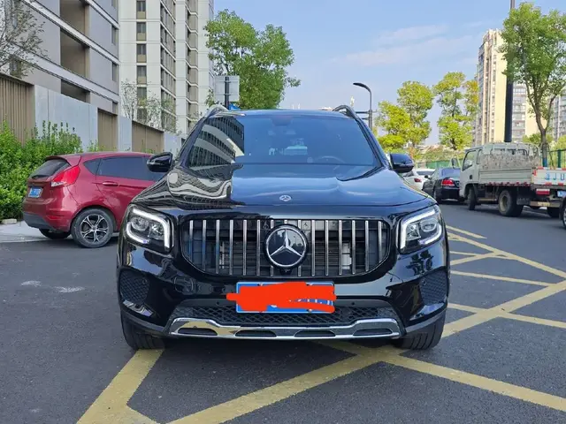 MERCEDES-BENZ GLB 2023