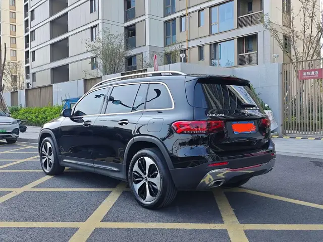 MERCEDES-BENZ GLB 2023