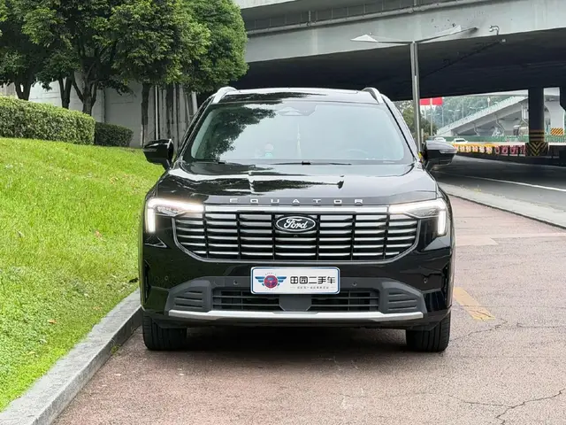 FORD EQUATOR PREMIUM 2025