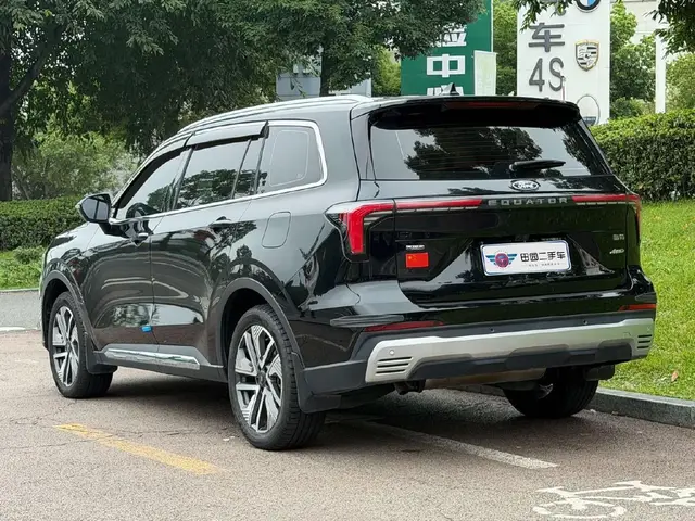 FORD EQUATOR PREMIUM 2025