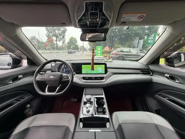 FORD EQUATOR PREMIUM 2025