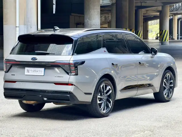 FORD EDGE L 2 2024