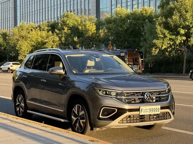 VOLKSWAGEN TAYRON 2023