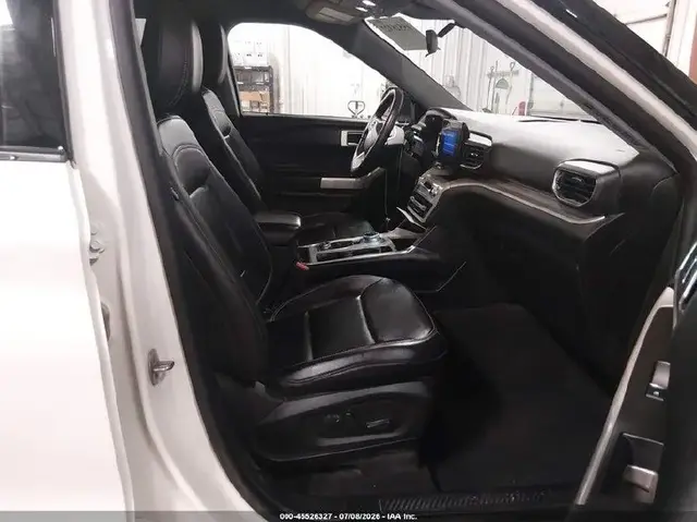 FORD EXPLORER XLT 2023