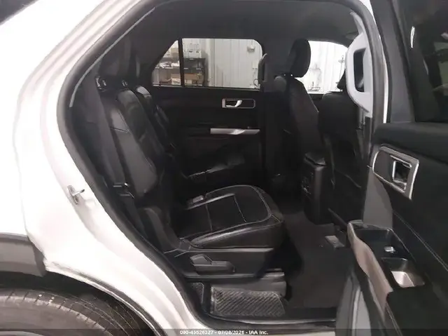FORD EXPLORER XLT 2023