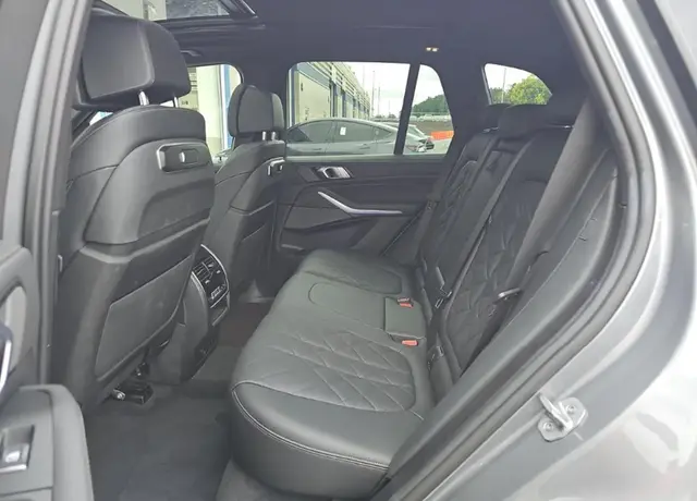 BMW X5 SPORTS ACTIVITY VEHICLE 2023