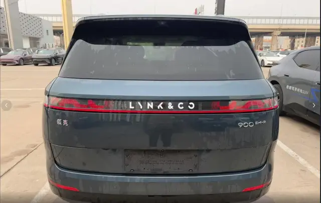 LYNK & CO 900 2025