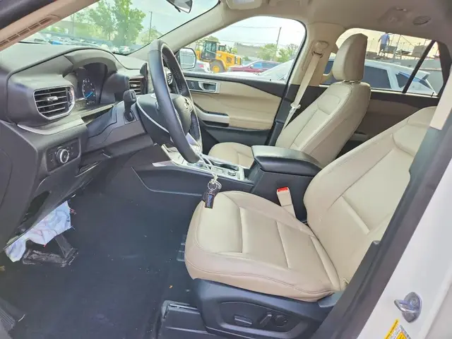 FORD EXPLORER XLT 2024