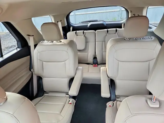 FORD EXPLORER XLT 2024