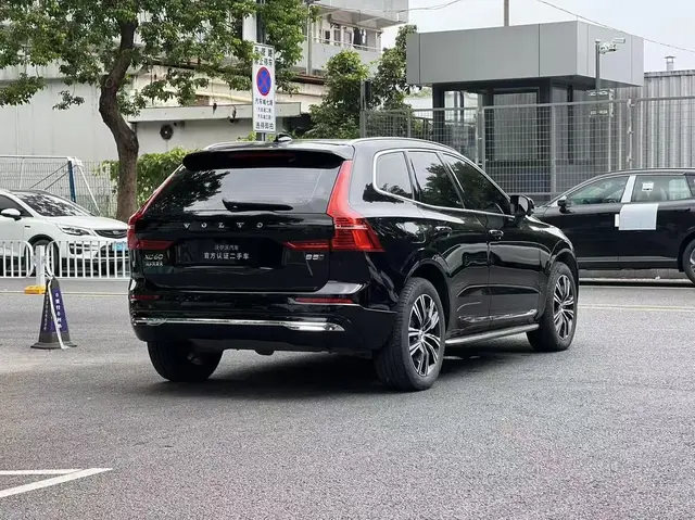 VOLVO XC60 LUXURY 2022