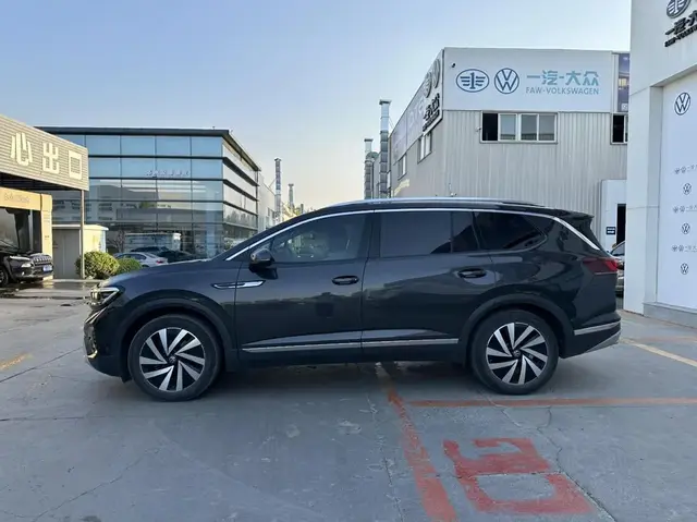 VOLKSWAGEN TALAGON L 380TSI LUXURY 2022