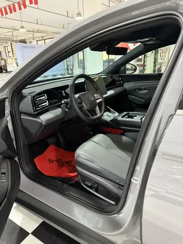 BYD QIN L DM 2026 DM-I 128KM LEADING EDITION 2026