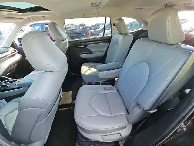 TOYOTA HIGHLANDER HYBRID XLE 2023