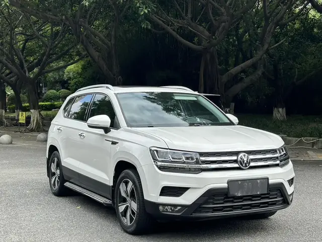 VOLKSWAGEN THARU 2022