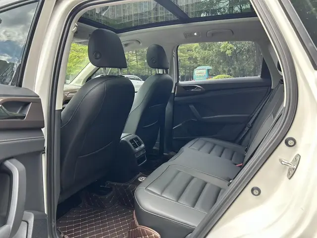VOLKSWAGEN THARU 2022
