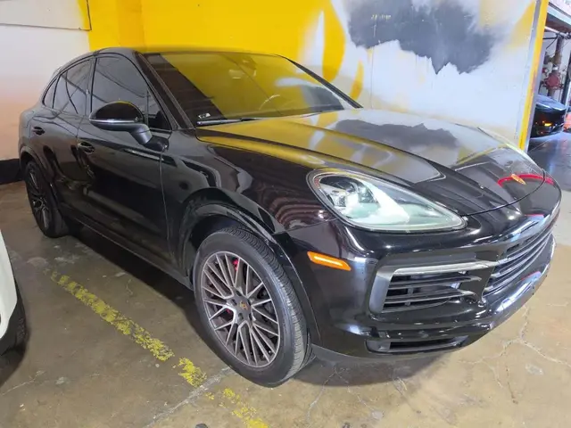 PORSCHE CAYENNE COUPE 2022
